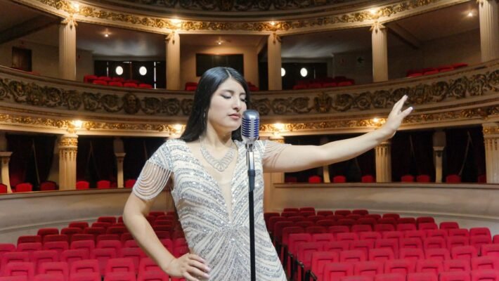 Grabación de piano y voz acústico – Teatro municipal 09 de noviembre.